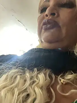 Snapshot of scarlett_sexx69 chatting on 11-03-25, 11:33 scarlett sexx69 online show from 11-03-25, 11:33