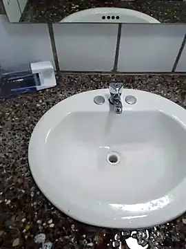 Snapshot of alfaromeoromeo chatting on 10-28-25, 06:28 alfaromeoromeo online show from 10-28-25, 06:28