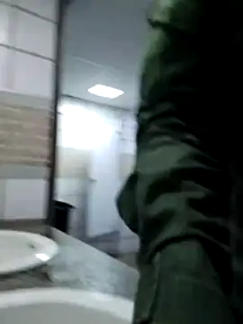 Snapshot of alfaromeoromeo chatting on 11-04-25, 05:28 alfaromeoromeo online show from 11-04-25, 05:28