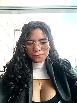 Snapshot of Simone_Miller chatting on 01-13-25, 10:13 Simone Miller online show from 01-13-25, 10:13