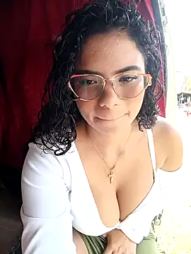 Snapshot of Simone_Miller chatting on 02-07-25, 04:14 Simone Miller online show from 02-07-25, 04:14