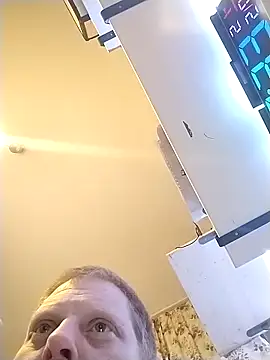 Snapshot of Baumhackel chatting on 01-31-26, 11:36 Baumhackel online show from 01-31-26, 11:36