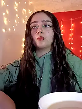 IvonneT online show from 01-10-25, 04:12