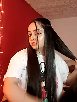 IvonneT online show from 10-19-25, 01:06