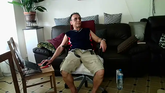 HETEREOMAN online show from 09-21-25, 03:57