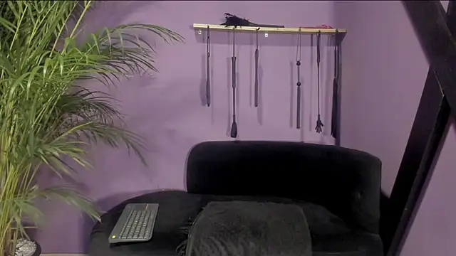 kathe hot online show from 04-13-26, 07:52