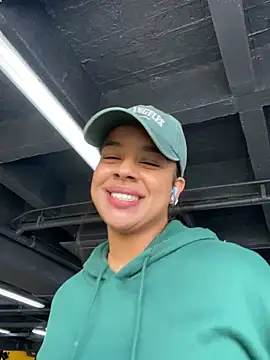 Snapshot of trianawhite chatting on 02-18-25, 04:16 trianawhite online show from 02-18-25, 04:16