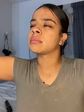 Snapshot of trianawhite chatting on 03-13-25, 09:48 trianawhite online show from 03-13-25, 09:48