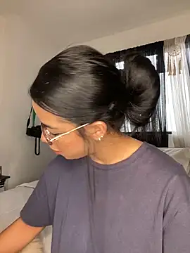 trianawhite online show from 12-20-25, 03:19