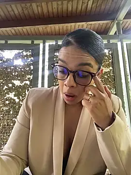 trianawhite online show from 04-15-26, 03:08