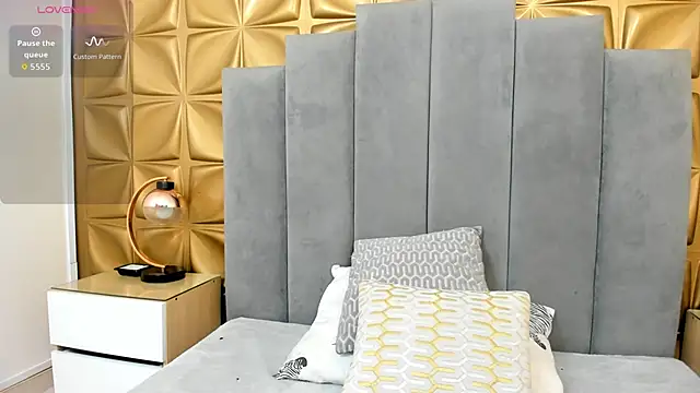 Snapshot of melani_dream chatting on 02-13-26, 01:29 melani dream online show from 02-13-26, 01:29