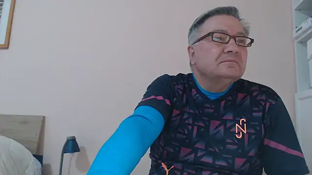 YOU6me online show from 03-18-25, 08:47