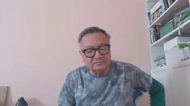 Snapshot of YOU6me chatting on 05-18-26, 07:47 YOU6me online show from 05-18-26, 07:47