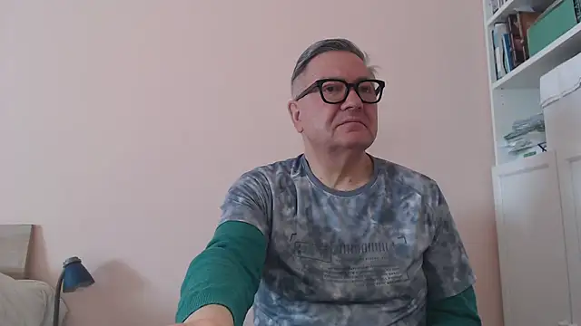 Snapshot of YOU6me chatting on 05-20-26, 06:41 YOU6me online show from 05-20-26, 06:41