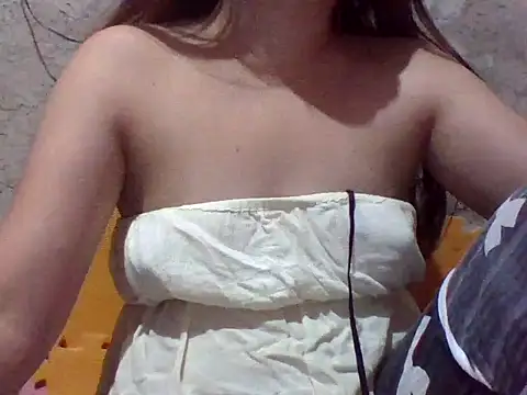 Beatrice143 online show from 10-15-25, 07:03