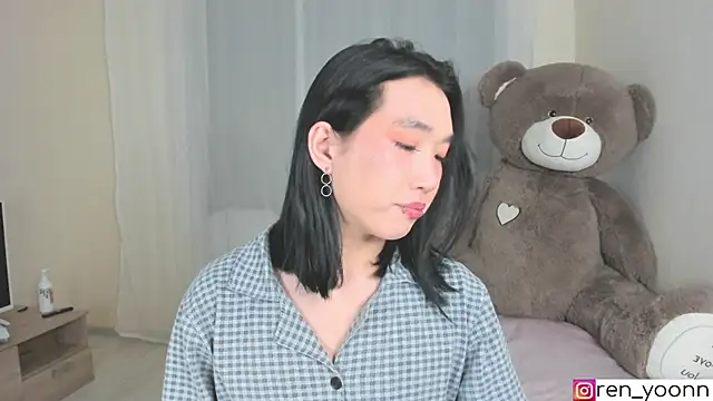 Snapshot of Ren_yoon chatting on 02-14-26, 05:26 Ren yoon online show from 02-14-26, 05:26