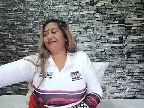 Mammabear 4u online show from 06-14-26, 05:37