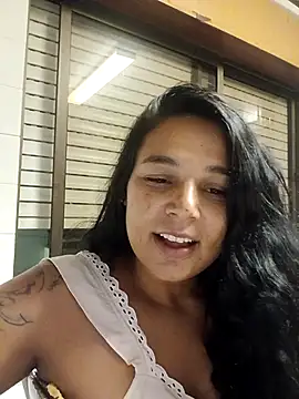 Snapshot of Monick17 chatting on 10-06-25, 11:24 Monick17 online show from 10-06-25, 11:24