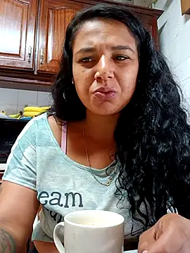 Snapshot of Monick17 chatting on 10-20-25, 08:59 Monick17 online show from 10-20-25, 08:59