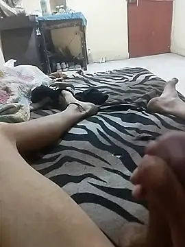 Snapshot of 001HENRYAlejandro chatting on 10-30-25, 04:36 001HENRYAlejandro online show from 10-30-25, 04:36