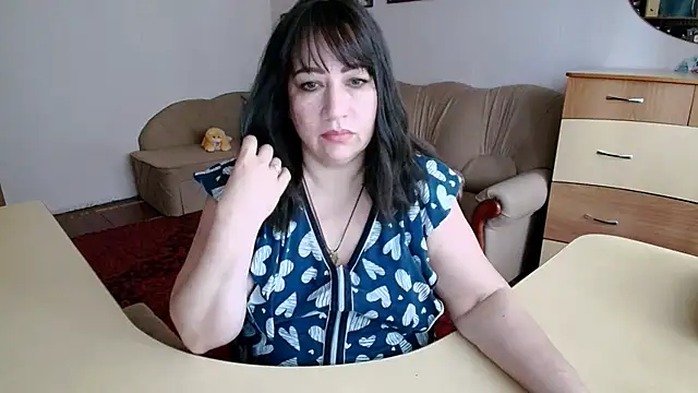 Lucretia Goldi  online show from 11-06-25, 11:33