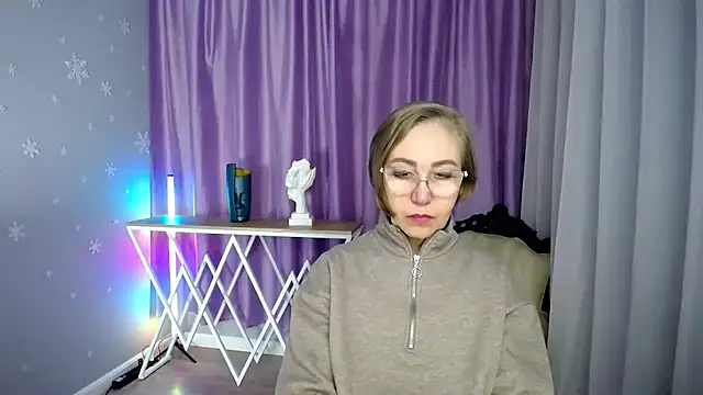 queen a n i online show from 11-01-25, 09:55