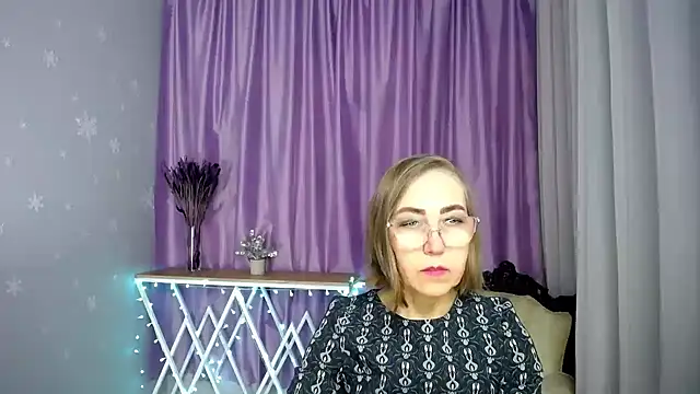 queen a n i online show from 04-17-26, 09:01