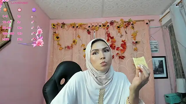 Snapshot of DarshaKhemu chatting on 12-19-25, 09:22 DarshaKhemu online show from 12-19-25, 09:22