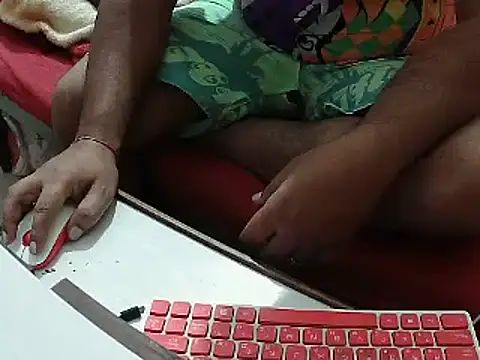 Snapshot of FUN4TIPS chatting on 02-13-25, 03:35 FUN4TIPS online show from 02-13-25, 03:35