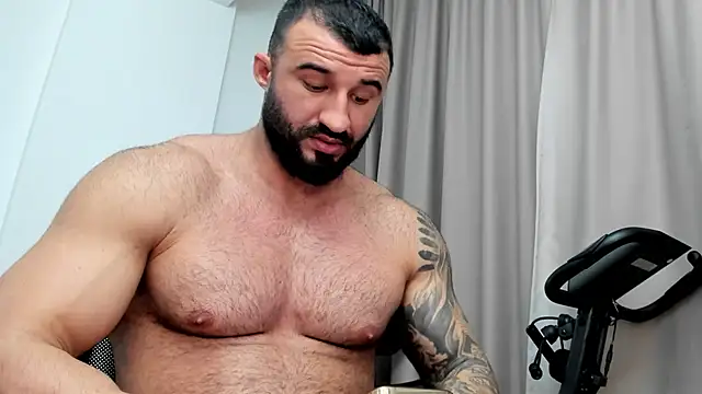 Snapshot of MuscleJohn chatting on 12-20-24, 02:08 MuscleJohn online show from 12-20-24, 02:08