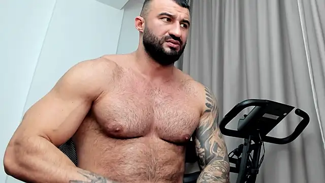 Snapshot of MuscleJohn chatting on 12-27-24, 10:05 MuscleJohn online show from 12-27-24, 10:05