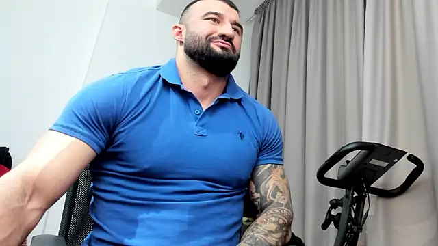Snapshot of MuscleJohn chatting on 01-29-25, 03:22 MuscleJohn online show from 01-29-25, 03:22