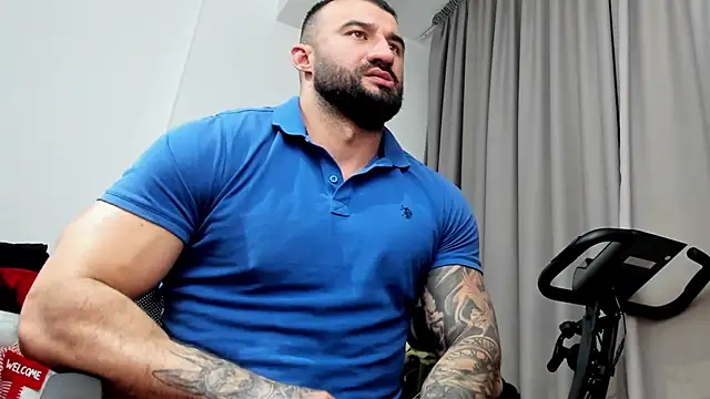 Snapshot of MuscleJohn chatting on 01-30-25, 01:00 MuscleJohn online show from 01-30-25, 01:00