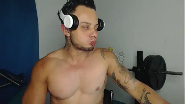 Snapshot of JacobJamess chatting on 11-21-25, 01:15 JacobJamess online show from 11-21-25, 01:15