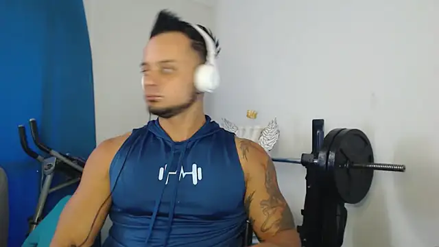 Snapshot of JacobJamess chatting on 11-25-25, 05:13 JacobJamess online show from 11-25-25, 05:13