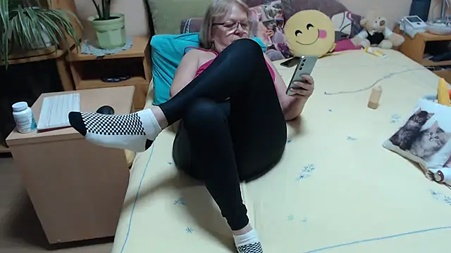 Snapshot of Margaret-milf chatting on 11-13-25, 07:57 Margaret-milf online show from 11-13-25, 07:57