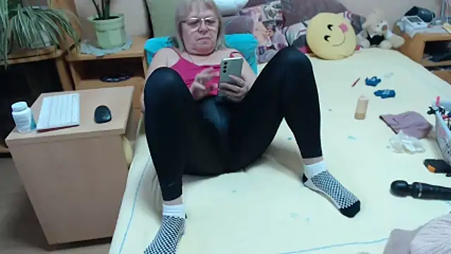 Snapshot of Margaret-milf chatting on 11-14-25, 08:13 Margaret-milf online show from 11-14-25, 08:13