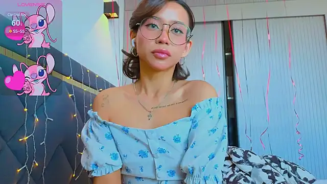 Snapshot of Mia_Tin chatting on 01-13-25, 07:00 Mia Tin online show from 01-13-25, 07:00
