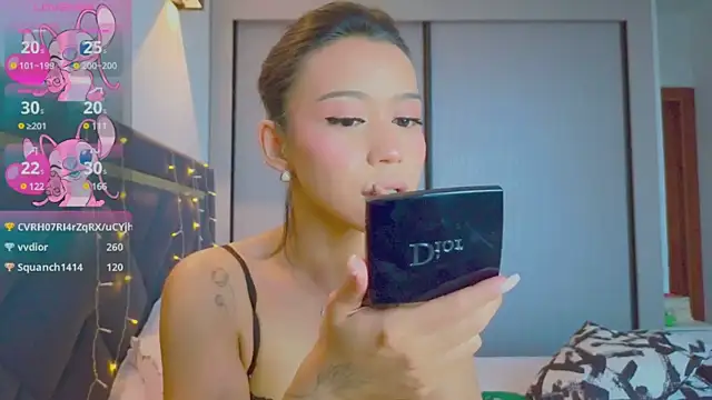 Snapshot of Mia_Tin chatting on 03-01-25, 12:23 Mia Tin online show from 03-01-25, 12:23