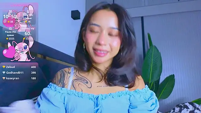 Snapshot of Mia_Tin chatting on 09-28-25, 04:12 Mia Tin online show from 09-28-25, 04:12