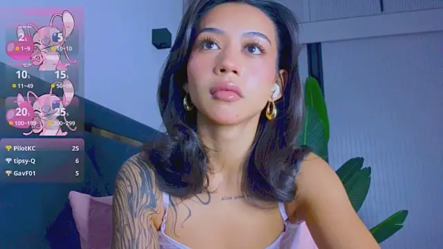 Snapshot of Mia_Tin chatting on 10-09-25, 04:16 Mia Tin online show from 10-09-25, 04:16