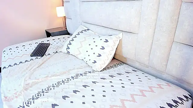 EYMI TOMSOM online show from 02-24-25, 11:43