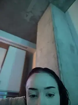Snapshot of roxxxyrose chatting on 12-18-24, 01:59 roxxxyrose online show from 12-18-24, 01:59