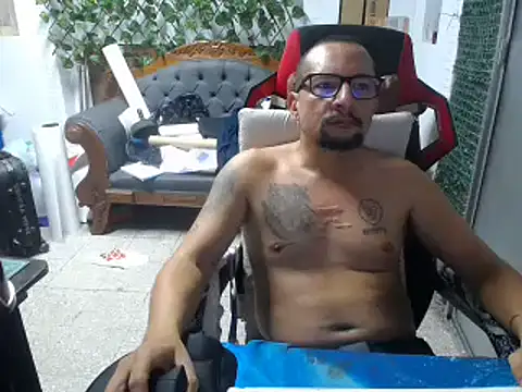 Snapshot of alexam_gal@xh chatting on 12-21-24, 02:19 alexam galxh online show from 12-21-24, 02:19