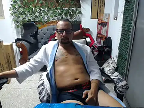 Snapshot of alexam_gal@xh chatting on 01-06-25, 12:02 alexam galxh online show from 01-06-25, 12:02