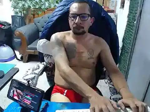 Snapshot of alexam_gal@xh chatting on 03-22-25, 04:47 alexam galxh online show from 03-22-25, 04:47