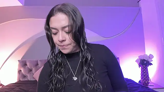 Nicolle W online show from 02-11-25, 11:54