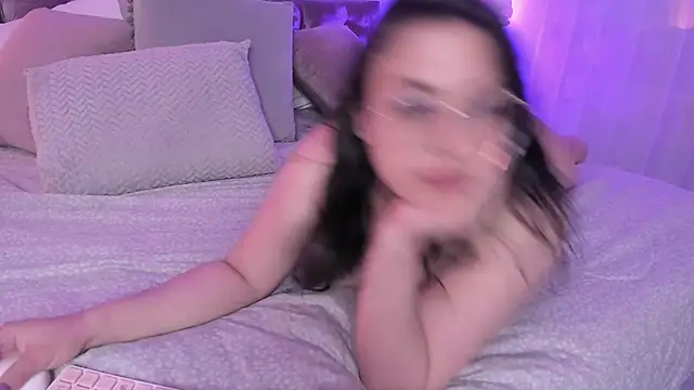 Nicolle W online show from 02-22-25, 05:57