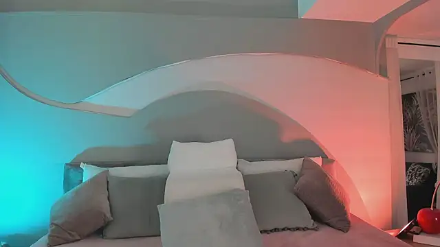 Nicolle W online show from 09-18-25, 11:56