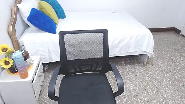 emiliaa hot online show from 01-26-25, 10:35